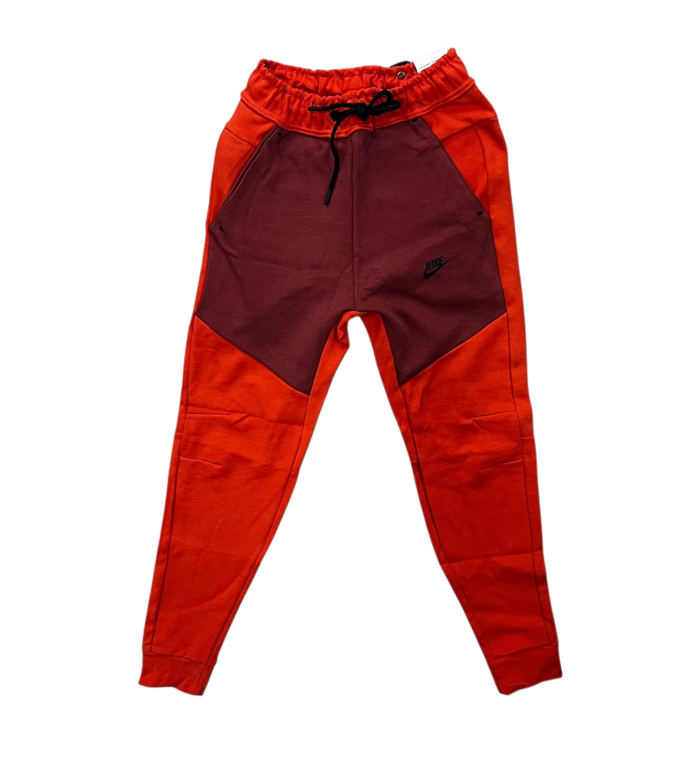 Ensemble NIke  NK TECH SMPL26 BM S ROUGE